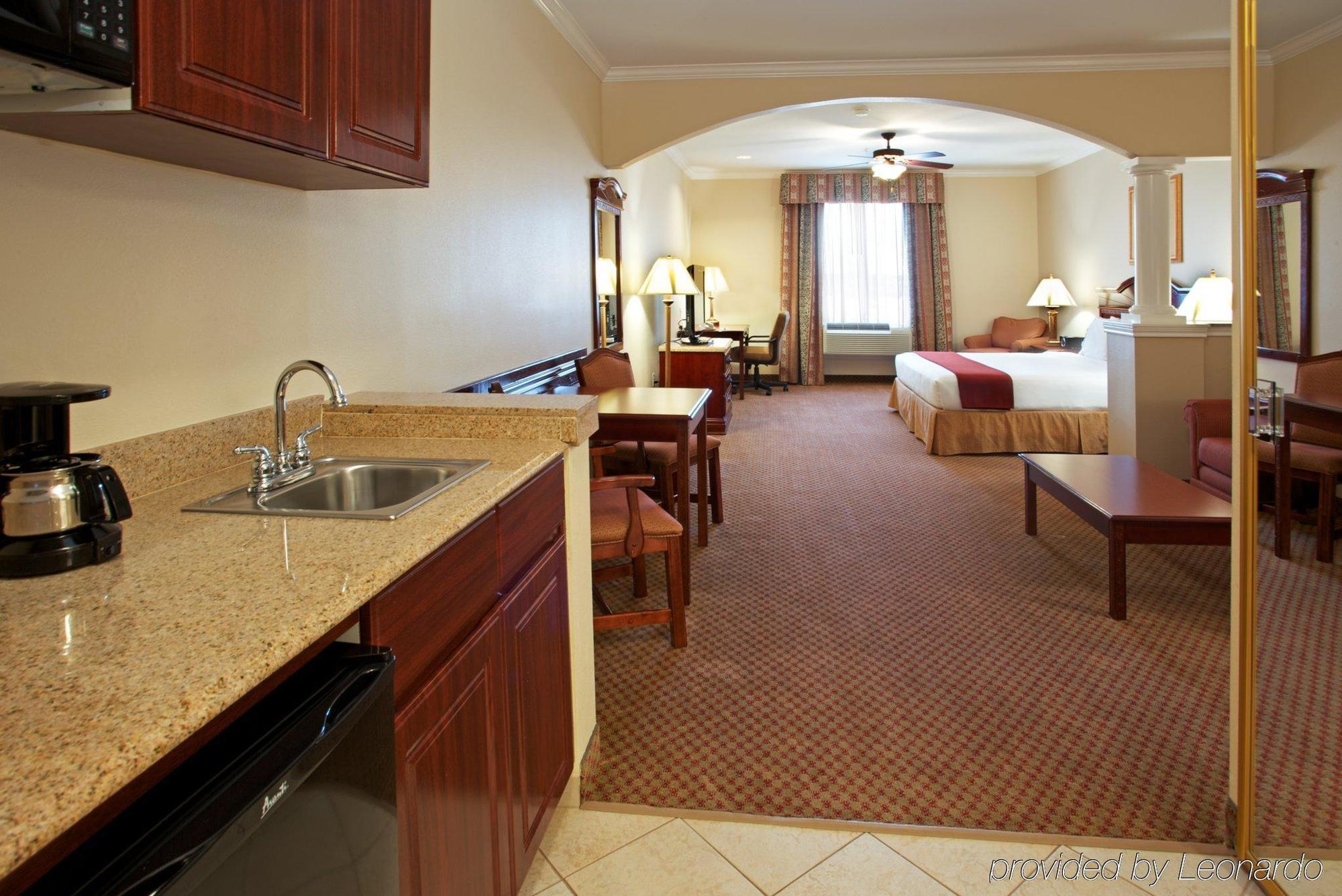Holiday Inn Express & Suites Houston East By Ihg Luaran gambar
