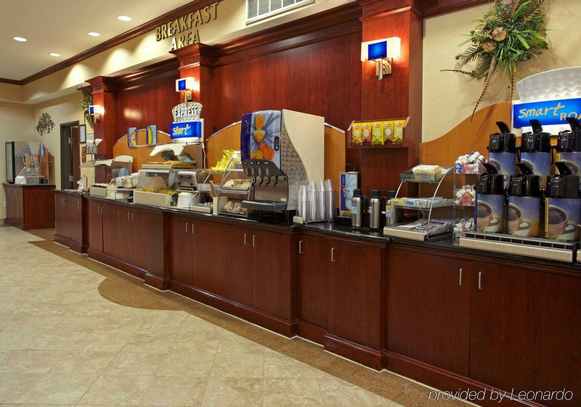 Holiday Inn Express & Suites Houston East By Ihg Restoran gambar